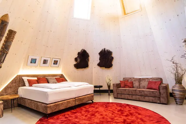 Träumen unterm Sternenhimmel – im 4-Sterne Tipi-Hotel von IKUNA