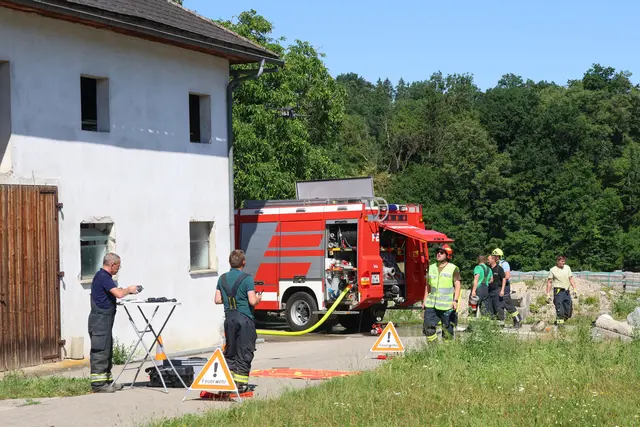 Wegen Trockenheit und Dürre herrscht derzeit erhöhte Gefahr an Flur- und Feldbränden – in Bad Wimsbach stand am Dienstagabend ein Stoppelfeld in Brand. | Foto: laumat.at
