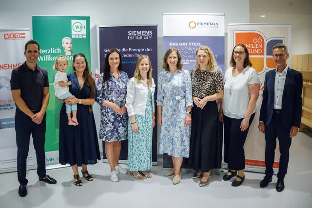 Vl.l.: Stefan Totter, Sandra Atteneder, Ana Aigner,
Alina Schürz, Claudia Plakolm, Johanna Jachs, Anita Leitner und Christian Hofer.
 | Foto: Andy Wenzel