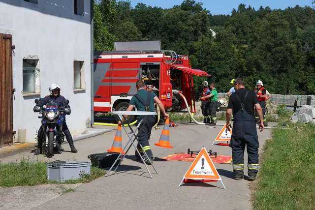 Wegen Trockenheit und Dürre herrscht derzeit erhöhte Gefahr an Flur- und Feldbränden – in Bad Wimsbach stand am Dienstagabend ein Stoppelfeld in Brand. | Foto: laumat.at