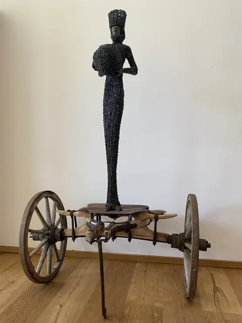 Skulptur aus Draht auf Streitwagen ( ca 700m Draht ) 
ca 150 cm hoch  | Foto: Künstler Richard Steiner 