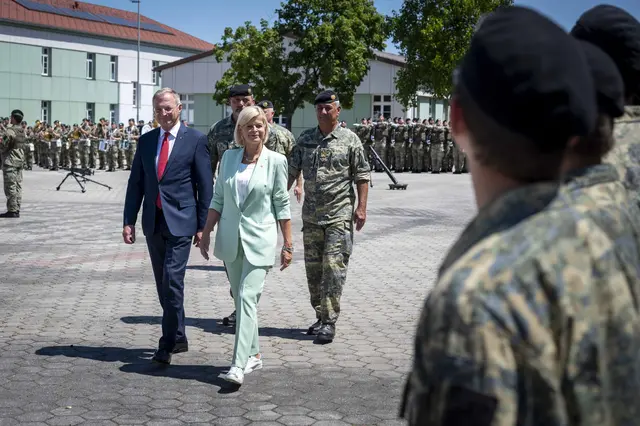 Verteidigungsministerin Klaudia Tanner war bei der Eröffnung des neuen Gebäudes vor Ort. | Foto: Bundesheer/Karlovits, Unterbuchberger