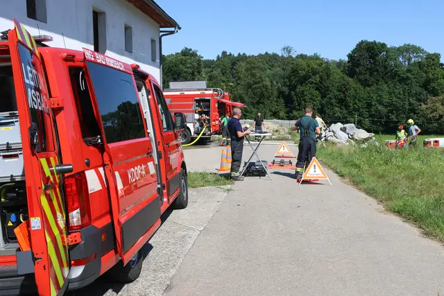 Wegen Trockenheit und Dürre herrscht derzeit erhöhte Gefahr an Flur- und Feldbränden – in Bad Wimsbach stand am Dienstagabend ein Stoppelfeld in Brand. | Foto: laumat.at