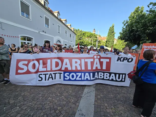 Robert Krotzer, KPÖ, rechts