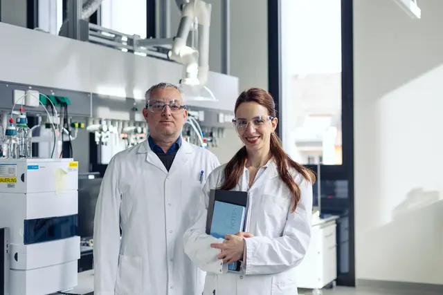 Uwe Rinner, Studiengangsleiter Chemistry, und Anna Malyshenko, Senior Lecturer Institut Applied Chemistry, lehren am IMC Krems. | Foto: IMC Krems