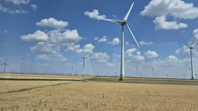 19.06.2025 Getreide und Windräder
