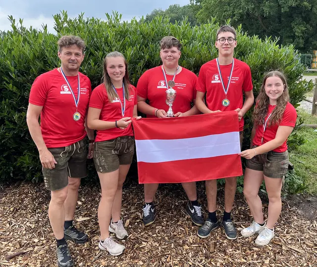 Team Austria mit Coach Robert Heidecker, Veronika Schoisswohl, Marius Lanz, Julian Miedl und Kristin Hunger (v.l.n.r.) | Foto: Robert Heidecker