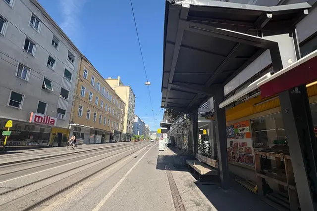 Die Haltestellen in der Annenstraße sollen saniert werden, bereits am Freitag wird aus Sondierungsgründen eine der Haltestellen am Esperantoplatz abgebaut.  | Foto: Stadt Graz