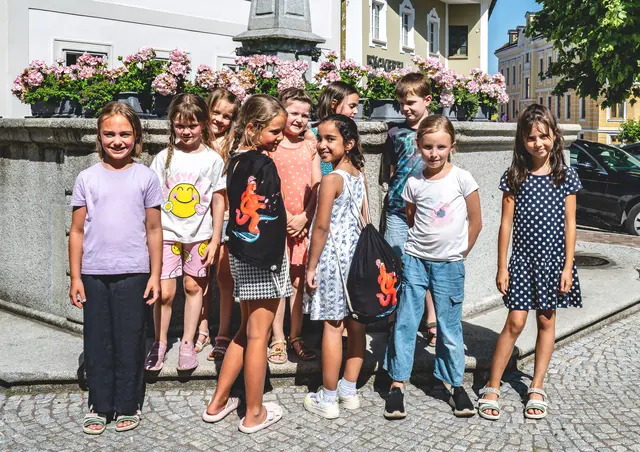 Den Bruckner-Detektiv-Sportbeutel gibt es als Belohnung für drei absolvierte Touren.  | Foto: Rainer Trogbacher