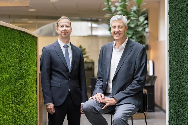 Zeigten sich im Rahmen des Jahresabschlusses 2024 hoch zufrieden: VDir. Dr. Thomas Schiendl und VDir. Mag. Johannes Haid.