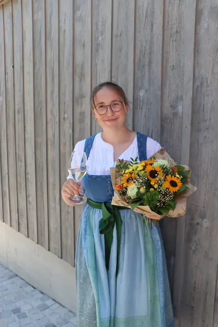 An der Seite der neuen Weinkönigin steht Lena Glauber aus Sigleß als Weinprinzessin. | Foto: Barbara Babonitsch-Diewald