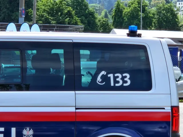 Als der Anrufer sie zur Erweiterung ihres Überziehungsrahmens drängen wollte, solle sie Verdacht geschöpft haben. (Symbolfoto) | Foto: MeinBezirk.at