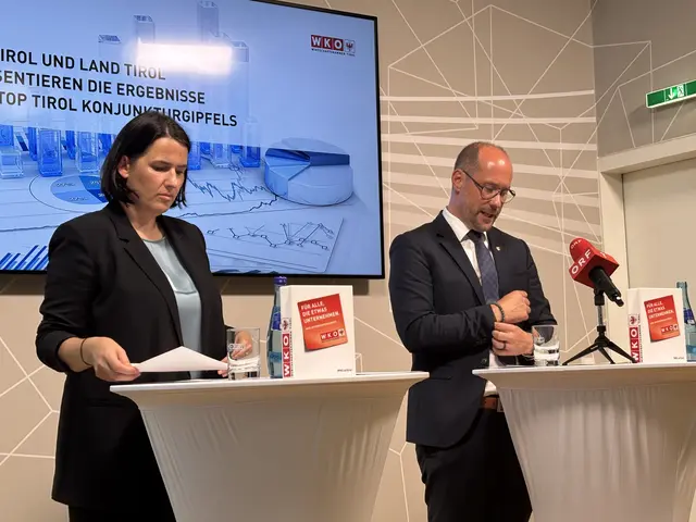 WK-Tirol-Präsidentin Barbara Thaler und Landesrat Mario Geber blicken auf Konjunkturzahlen für Tirol. | Foto: MeinBezirk