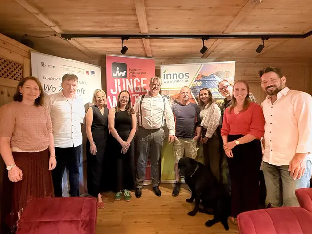 Elisabeth Kreuzer, Josef Offenegger, Mira Unterkreuter, Julia Kraler, Manfred Unterpeterer, Christian Bicher, Jasmin Wanner, Markus Weiler, Christina Klammer und Heinz Huber (v.l.n.r.). | Foto: WK Lienz
