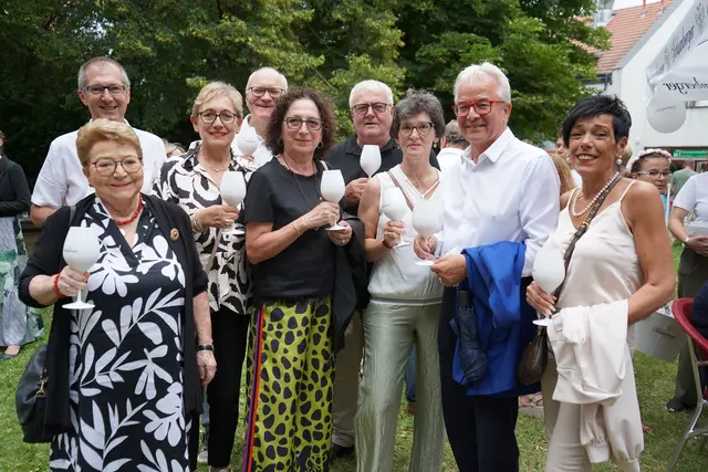 Premieregäste und Stammpublikum aus Bruck an der Leitha, u.a. Brucks Bürgermeister Gerhard Weil | Foto: Andrea Glatzer