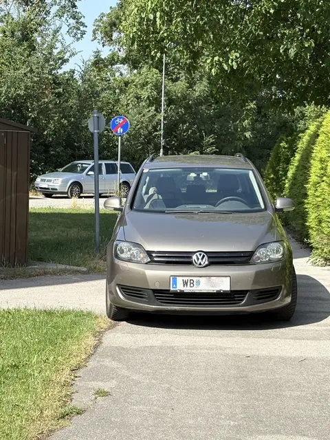 Kunstparker dort, wo er nicht parken sollte. | Foto: Christoph Zytek