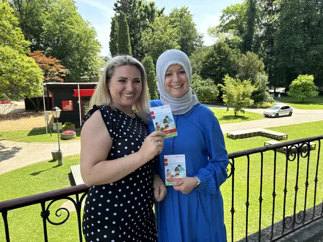 Die Stadtteilmütter Besa (links) und Tezcan freuen sich auf den "Rucksack-Sommer". | Foto: Lisa Gold