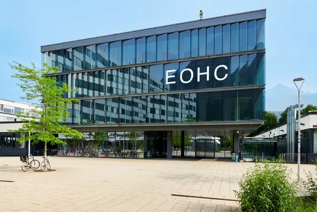 „Echo“ (1995), an der Fassade des ./studio3 – institut für experimentelle architektur. | Foto: Johannes Plattner