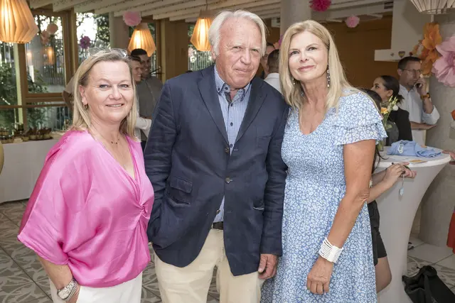 Hausleiterin, Manuela Andreschitz, Benedikt Spiegelfeld Ehrenpräsident im Aufsichtsrat und Karin Schmidt bei der Veranstalltung. | Foto: Thomas Jantzen
