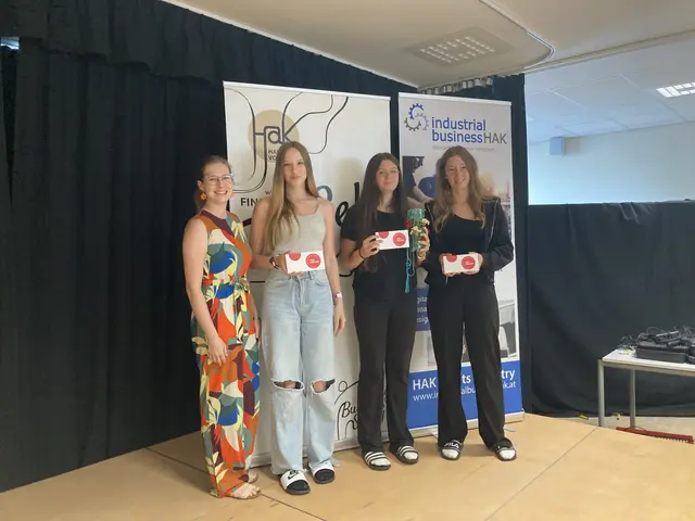 1. Platz, 1S: Jurorin Nadine Schleifer, Angelina Wieneritsch, Nina Klatzer und Johanna Maria Reisinger  | Foto: Marion Zirkl