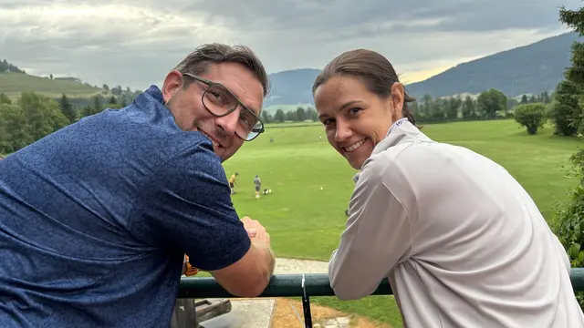 Freuen sich schon auf ihre nächste Golf-Partie: Marlene und Matthias Ferner. Die beiden waren beim "Man trifft sich" am 3. Juli 2025 am Areal des Golfclub Lungau/Katschberg live dabei. | Foto: pjw