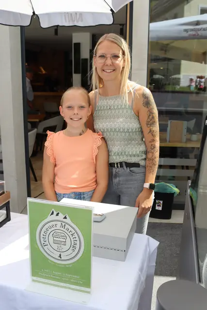 Emily und Katharina Stadler (Kathi´s Backwerk).  | Foto: Elisabeth Zangerl