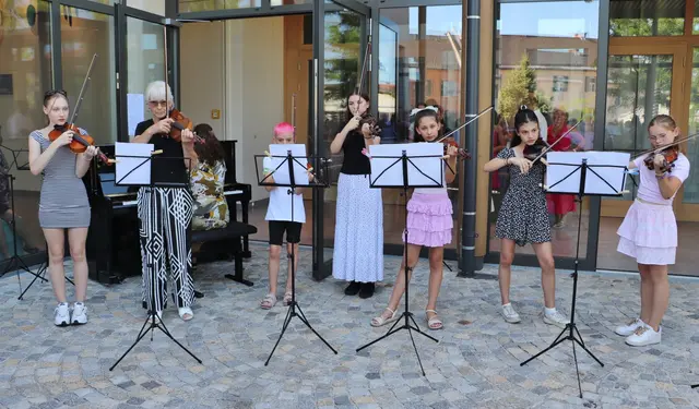 Das Streicher-Ensemble spielte "Auf dem Markt von Marokko" von Holzer-Rhomberg | Foto: Edith Ertl
