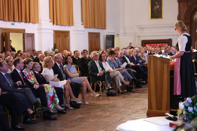 Die ehemalige Landesrätin Doraja Eberle bei ihrer Laudatio für Wilfried Haslauer. | Foto: Land Salzburg / Franz Neumayr