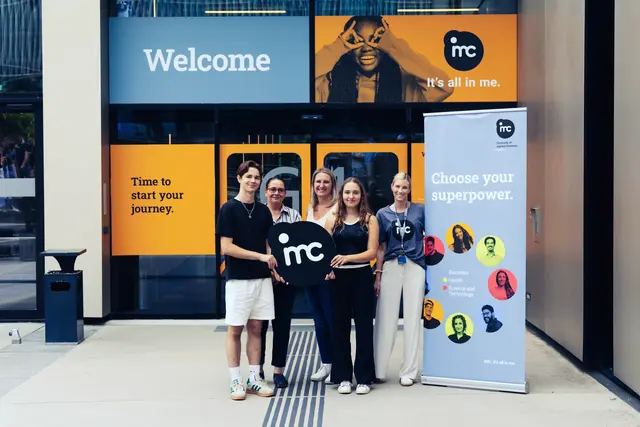 v.li.n.re.: Schüler Matthias Tanzer, Prof. Elfriede Auer, Prof. Victoria Stastny, Schülerin Rhianna Pappenheim, Magdalena Winkler (Studienberatung IMC Krems) | Foto: IMC Krems