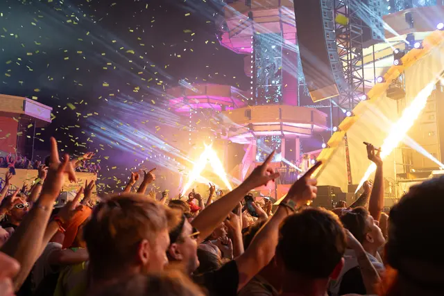 Das Electric Love Festival startete am Donnerstag mit toller Stimmung und wortwörtlichem Donnern. | Foto: Aufgenommen von Volkan Saracoglu