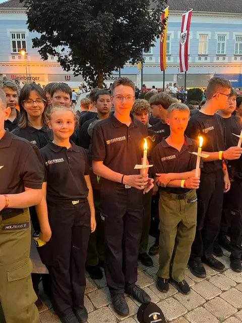 Ein Fackelzug markierte den Abschluss der Eröffnungsfeier. | Foto: Landesfeuerwehrverband Burgenland