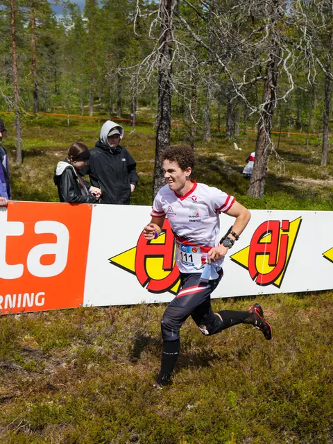 Simon Tobler beim Auftakt zum Orientierungslauf-Weltcup in Schweden | Foto: Orienteering Austria