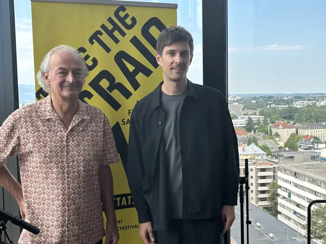 Beim "Take the A-Train" werden ungewöhnliche Locations bespielt. Im Bild: Andreas Neumayer (links) und Jürgen Vonbank, die für die Organisation des Festivals verantwortlich sind. | Foto: Lisa Gold