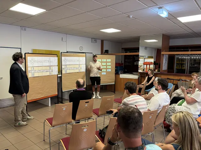 Vertreter der Bezirkspolitik und der zuständigen Magistratsabteilungen stellten sich den Fragen der Anrainerinnen und Anrainer. | Foto: Matthias Pandrea