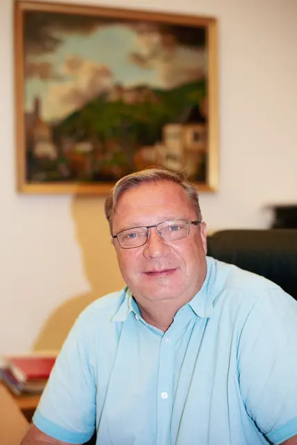 Bürgermeister Josef Aminger (ÖVP) zeigte sich über die gute Bonität seiner Gemeinde ein wenig überrascht. | Foto: Santrucek