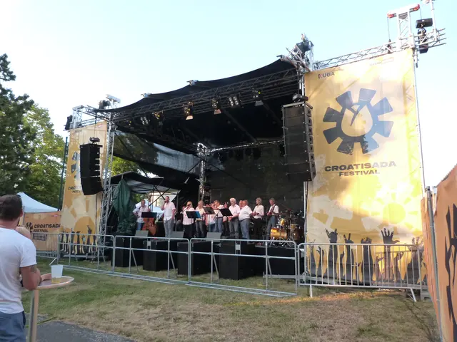 Den musikalischen Auftakt übernahm um 20 Uhr Harmonija. | Foto: Vanessa Wittmann