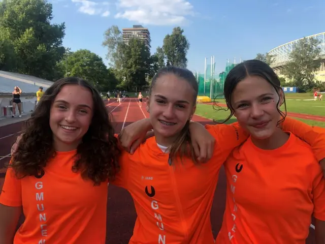 Die SU Gmunden-Leichtathletik-Girls Nala Ramsebner, Rosa Bauer und Magdalena Englacher holten in der Teamwertung den sechsten Rang. | Foto: SU-Gmunden-LA