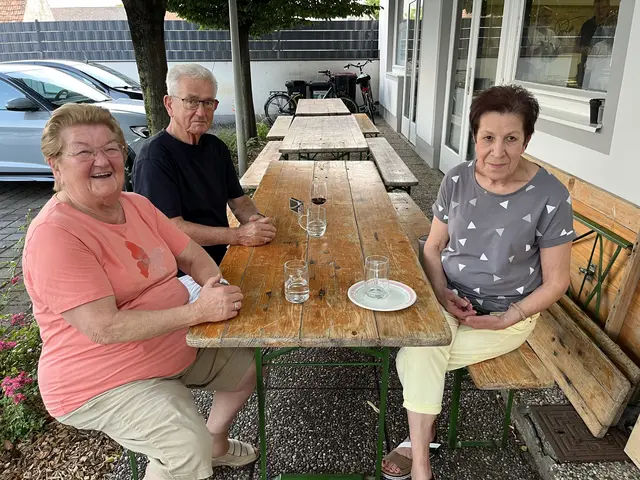 Der Andrang bei der Ausstellungseröffnung war recht groß. | Foto: Gemeinde Sigleß