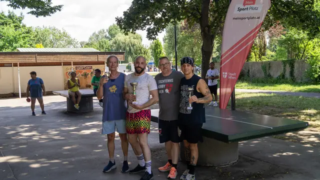Die Gewinner beim 8. Event des Wiener Tischtennis Cup 2025, von links nach rechts - Herr Zenger, Gewinner des kleinen Finales, Herr Winklmüller, 1. Platz, Michael Mader Gründer von Tischtennis Hobby Wien, 2. Platz Herr Riglthaler D. - wir gratulieren ganz herzlich. | Foto: Tischtennis Hobby Wien