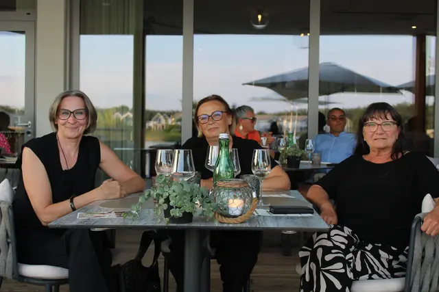 Der Sommertag lässt sich auf der Terrasse des Lifestyle-Restaurants gut ausklingen. 