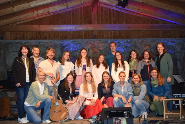Taktgfühl aus Schönau, Ines und Victoria aus Pabneukirchen, Christoph Lenz aus Tragwein begeisterten beim Kultursommer Pabneukirchen. | Foto: Josef Lumetsberger