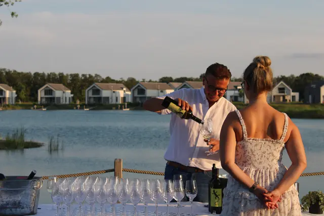 Die Gäste des Restaurants "die Möwe" konnten verschiedenste Sorten des Weinbaus Zantho inmitten der Naturlandschaft der Vila Vita genießen.
