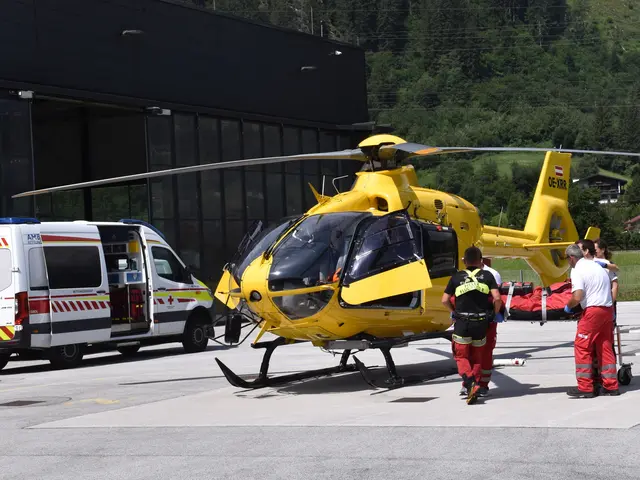 Ein 48-jähriger Deutscher musste am Samstagvormittag mit dem Rettungshubschrauber in die Klinik Innsbruck geflogen werden, nachdem er beim Anschließen eines Elektroherds in einem Ferienhaus in Finkenberg einen Stromschlag erlitt. | Foto: ZOOM.Tirol