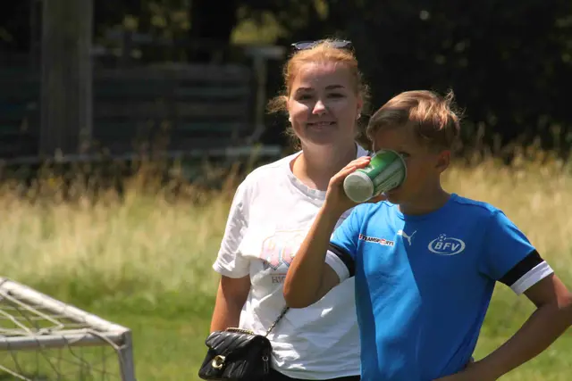 Auch die Balljungs wurden mit Getränken versorgt. 