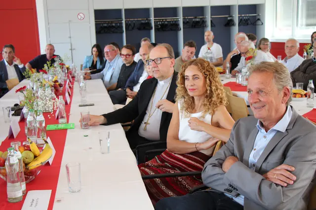 Festgäste beim Festakt: u.a. Erwin Zangerl, Eva Pawlata, Bischof Hermann, Harald Schweighofer, Walter Peer | Foto: ÖGB