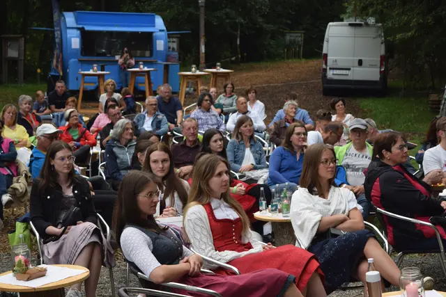 Taktgfühl aus Schönau, Ines und Victoria aus Pabneukirchen, Christoph Lenz aus Tragwein begeisterten beim Kultursommer Pabneukirchen. | Foto: Josef Lumetsberger