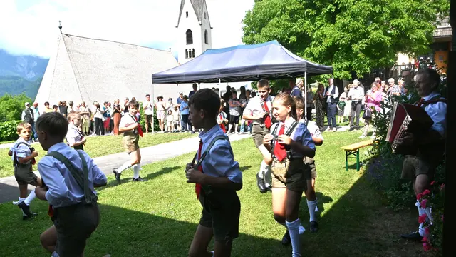 Romana Mitterberger, das einzige weibliche Mitglied der Hochstadler Buam