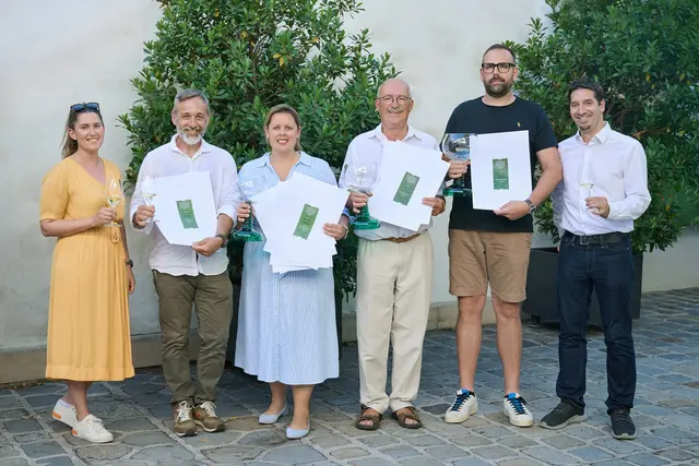Prämierte Winzerinnen und Winzer: Anna Haas (Wein Burgenland), Kurt Feiler-Artinger, Katrin Stubits, Reinhard Koch, Michael Ettl und Christian Zechmeister (Wein Burgenland-Geschäftsführer) | Foto: Wein Burgenland/Landauer