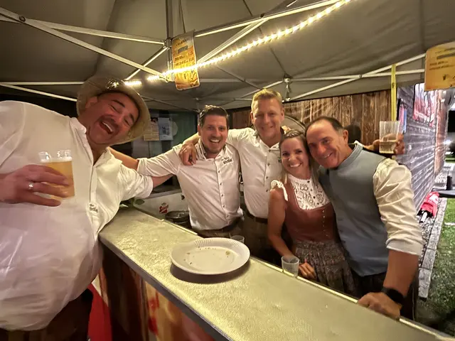 Die Mitglieder vom Verein Milser Kirchtag genossen das heitere Treiben. | Foto: Kendlbacher