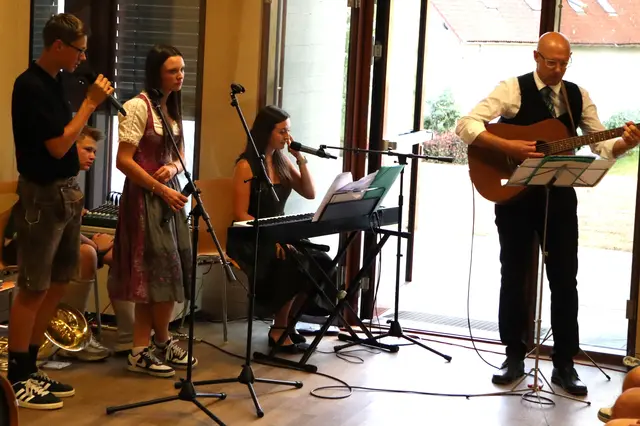 Auch vor "modern" schreckte die Band nicht zurück | Foto: Gerhard Langmann